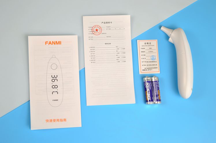 关爱孩子健康，发烧要准确测量体温，体验凡米耳温枪白瓷版