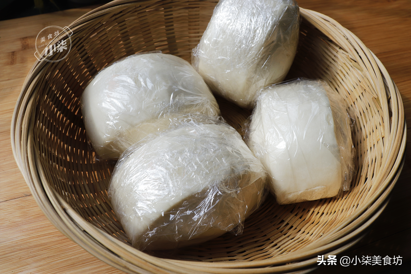 饅頭吃不完別直接放冰箱，教你2個訣竅，放一個月都新鮮不干硬