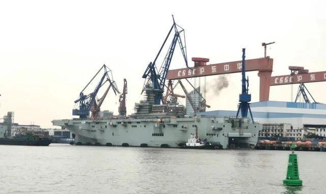 075一號(hào)艦再次冒煙，不過這次卻是好消息，舾裝進(jìn)度真是太快了