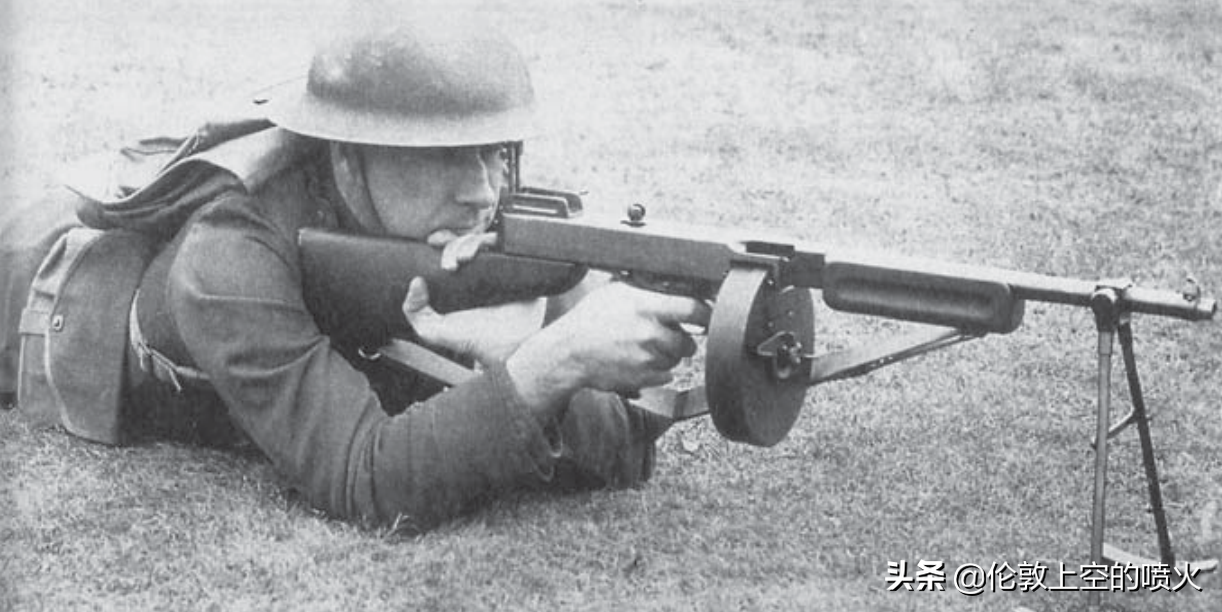 墙内开花墙外香——二战前汤普森冲锋枪的苦痛