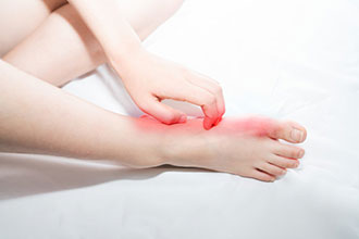 白醋泡脚能治脚气，是偏方还是真有效？