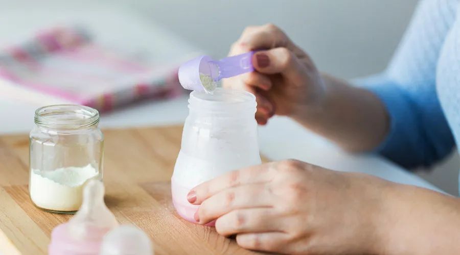 飞鹤龙头难坐：千亿市值超蒙牛，盈利点单一如