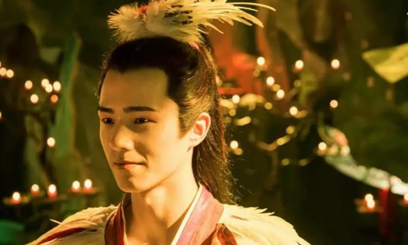 男星也能是腿精！雷佳音腿又细又长，包贝尔腿美过包文婧！