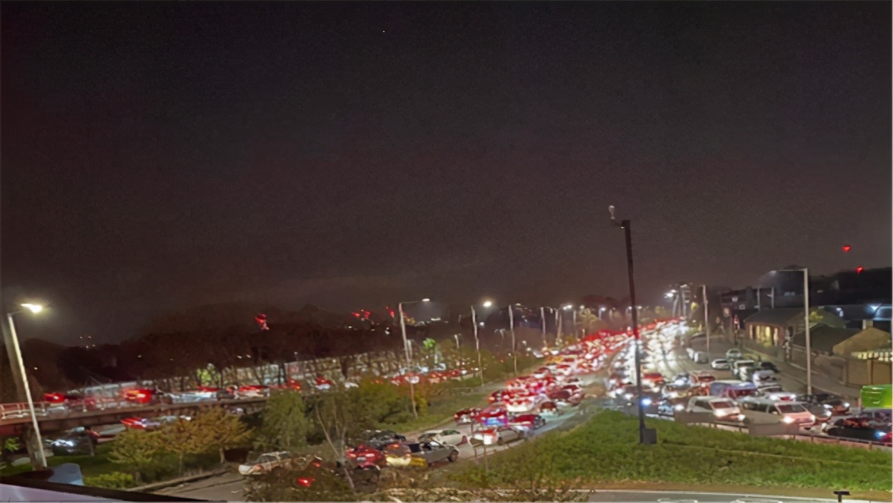 �逃離倫敦�在英國炸鍋，警察一氣之下不干了，中方關鍵時刻發聲