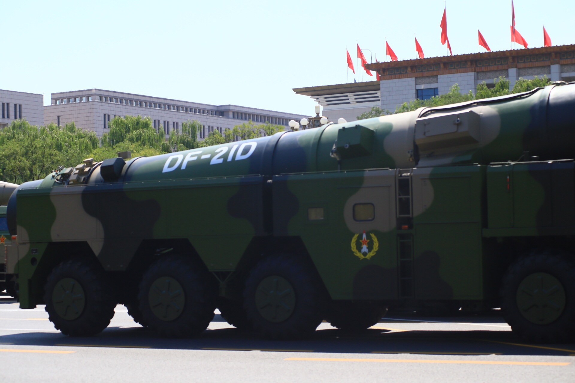 美军异想天开：26架F22凑一起合影，就能让中国屈服？