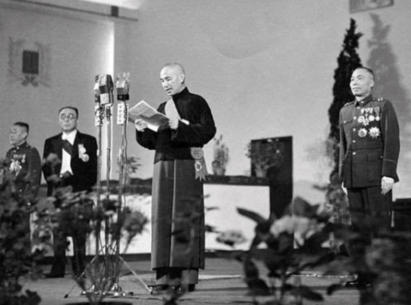 1955年“战犯”卫立煌返回大陆，为何惊动六大元帅亲自作陪？