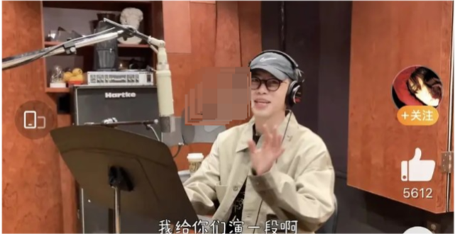 网友破案：跟何炅牵手的神秘男子，疑似比他小22岁的男星费启鸣