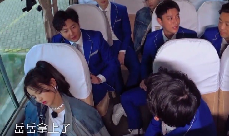 《极限挑战》迎来最尬一期，杨超越节目睡觉，