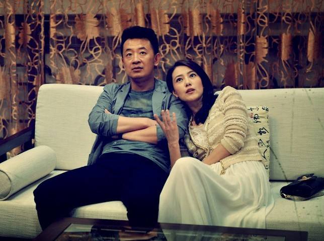 黄海波携美貌妻子首开直播，欲想转行带货直播