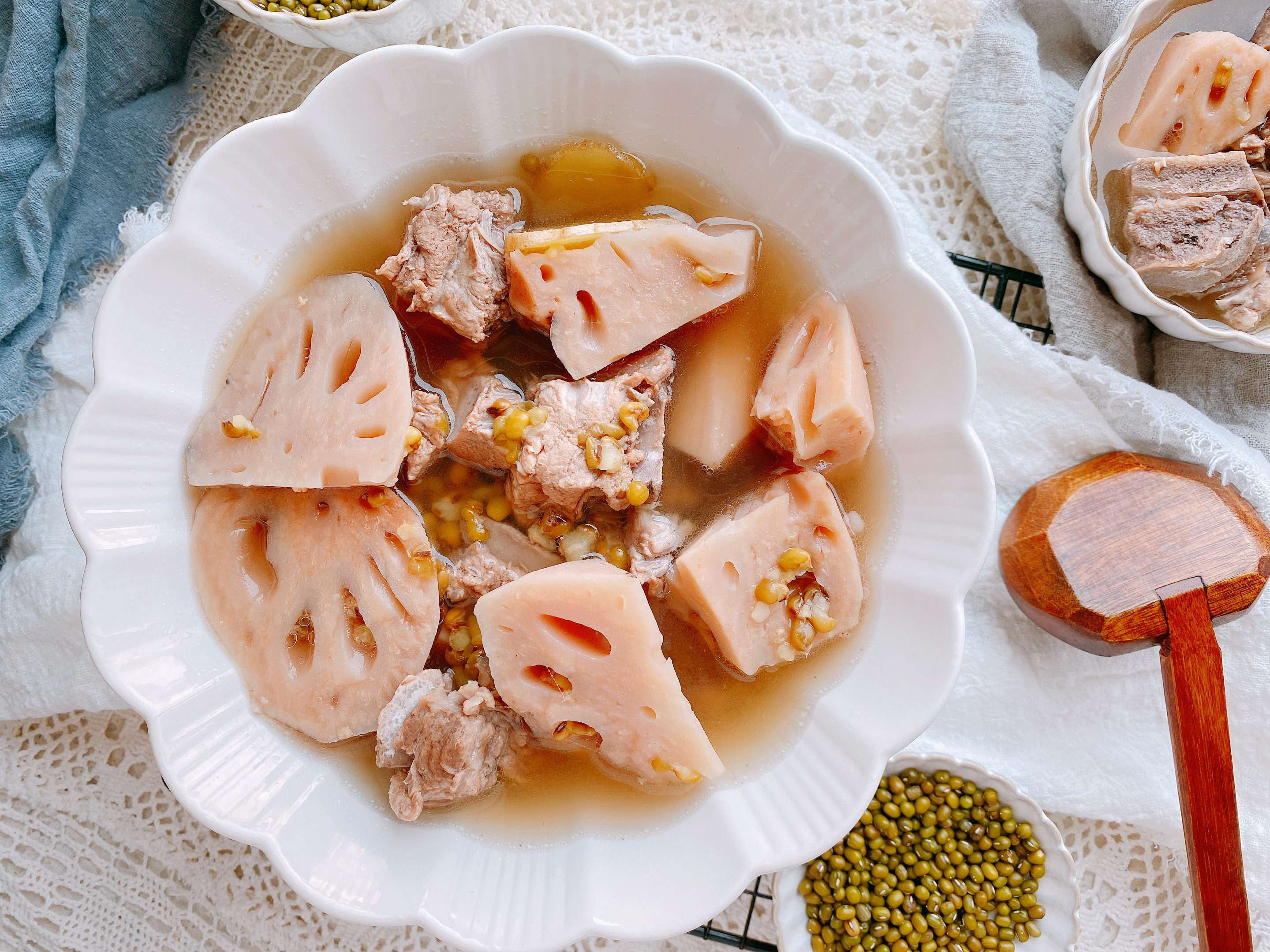 2节莲藕1把绿豆，炖出最适合秋天的汤，清热降火健脾补钙，超好喝