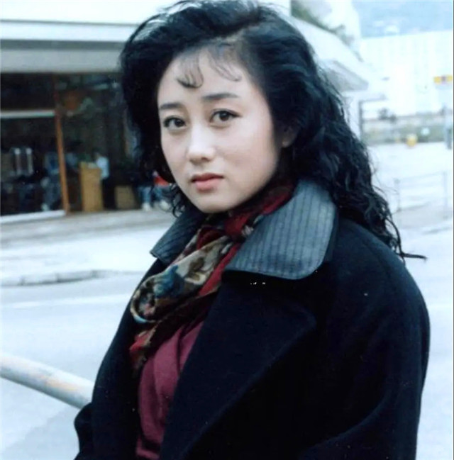 亦舒眼中的美人，李嘉欣获8字评价，利智潘虹意