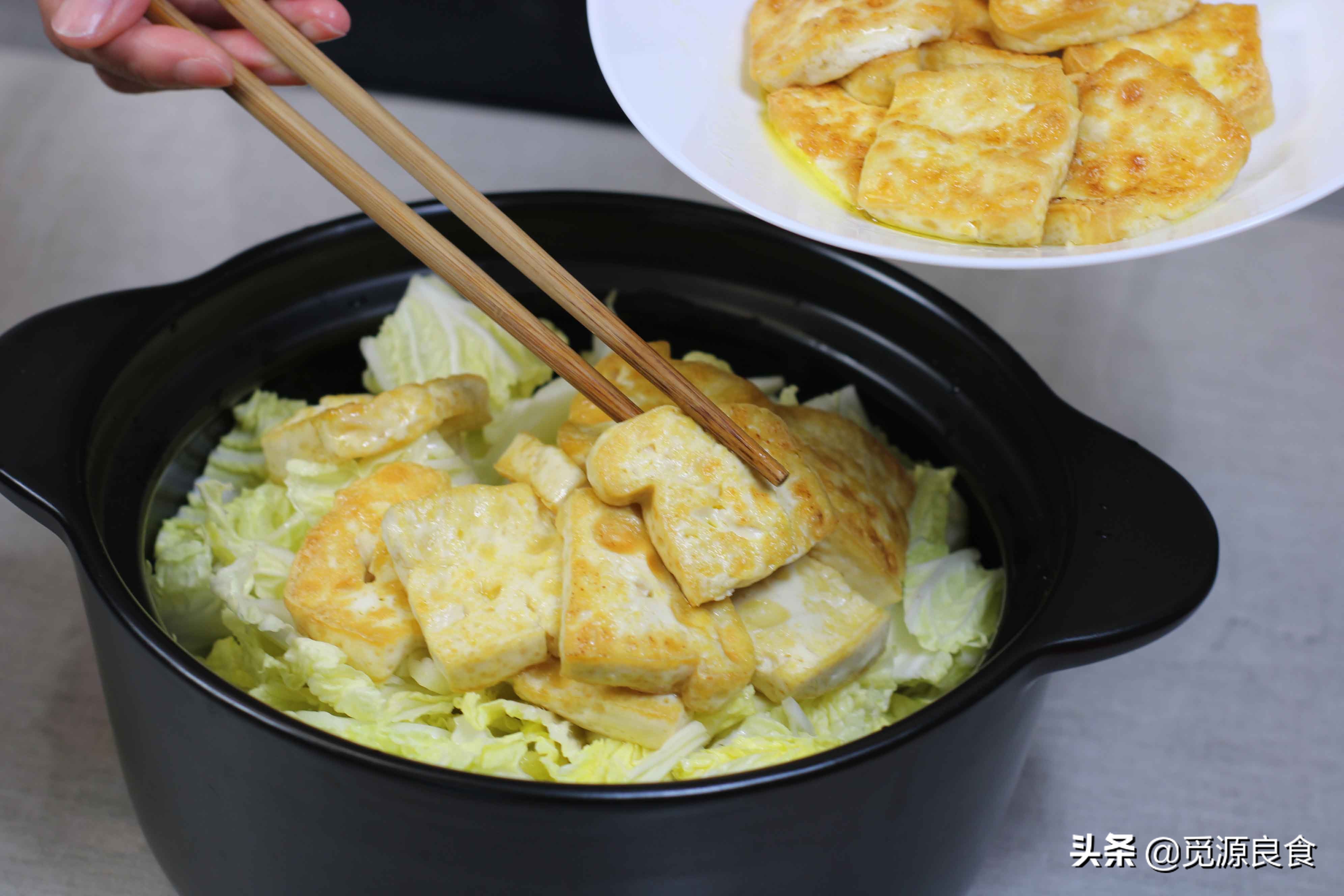 秋冬美食红烧肉白菜豆腐煲，家常美味超级下饭，爸妈晚餐吃撑了