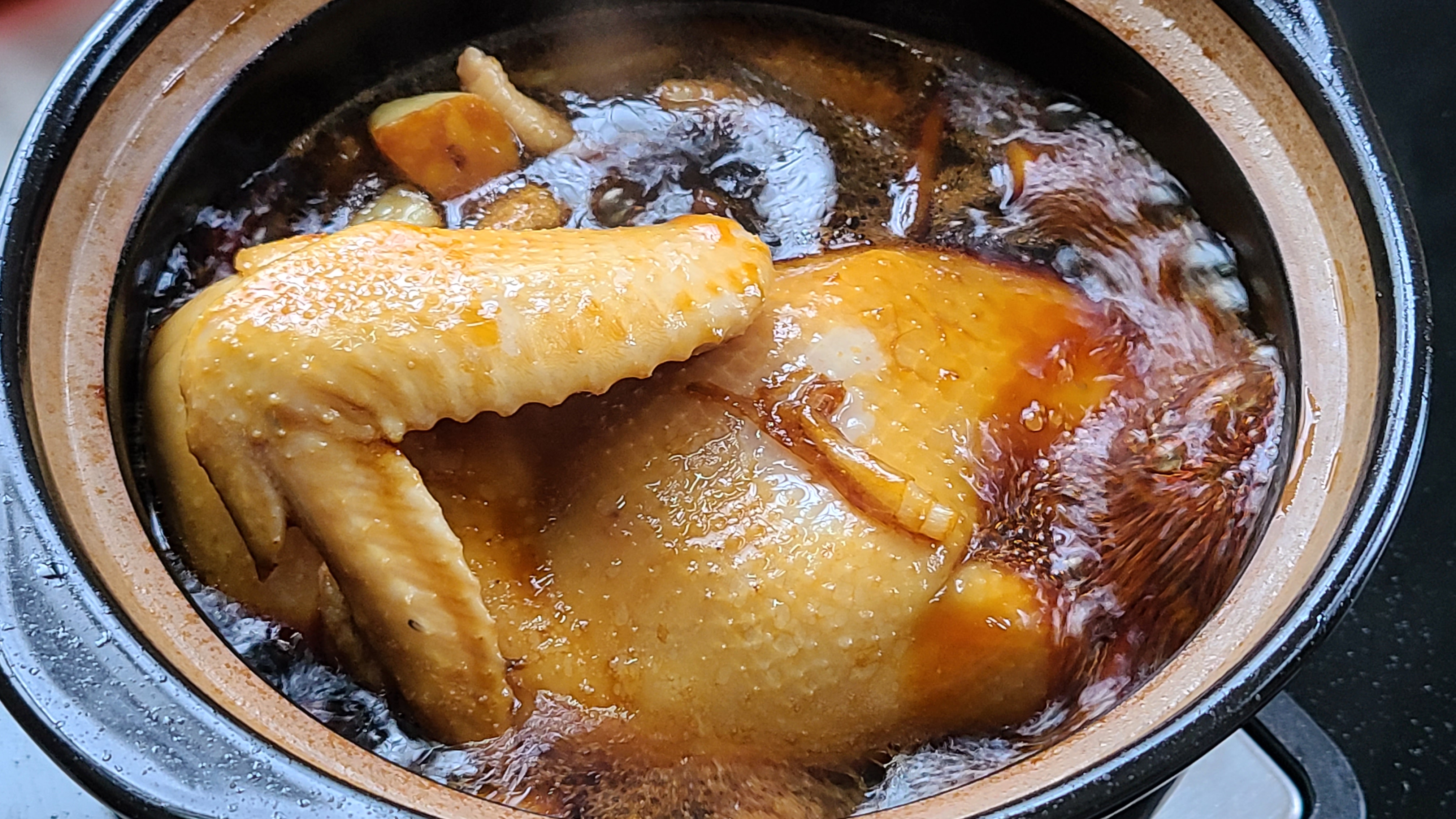 豉油鸡，广东人经常吃的一道美食，简单好吃香味浓，值得一吃