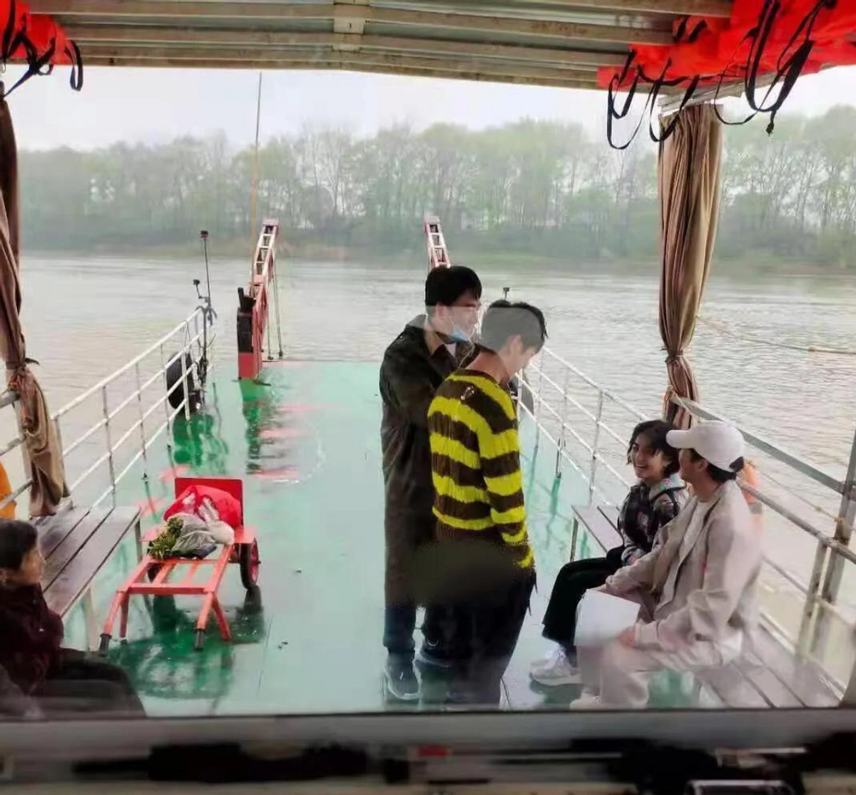 《向往的生活5》开录，张艺兴新鲜加盟，路透画