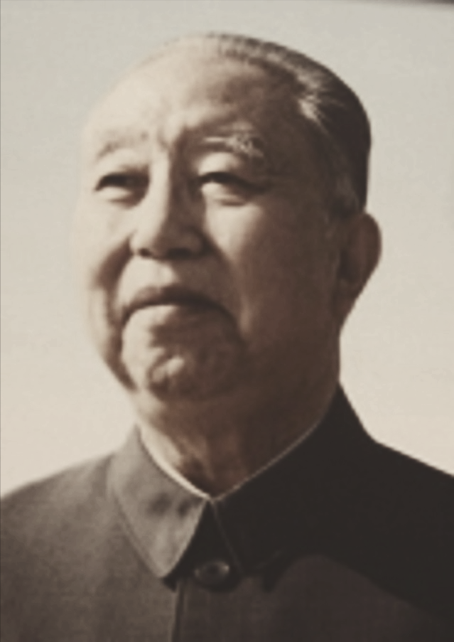 新中国第二代领导人华国锋，为何没能葬在八宝山？原因令人动容