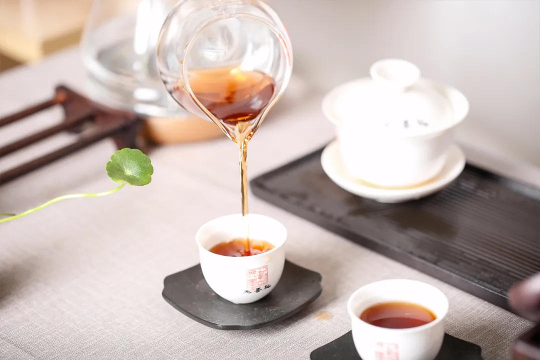 强降雨袭来，潮湿天气，普洱茶要如何防潮？