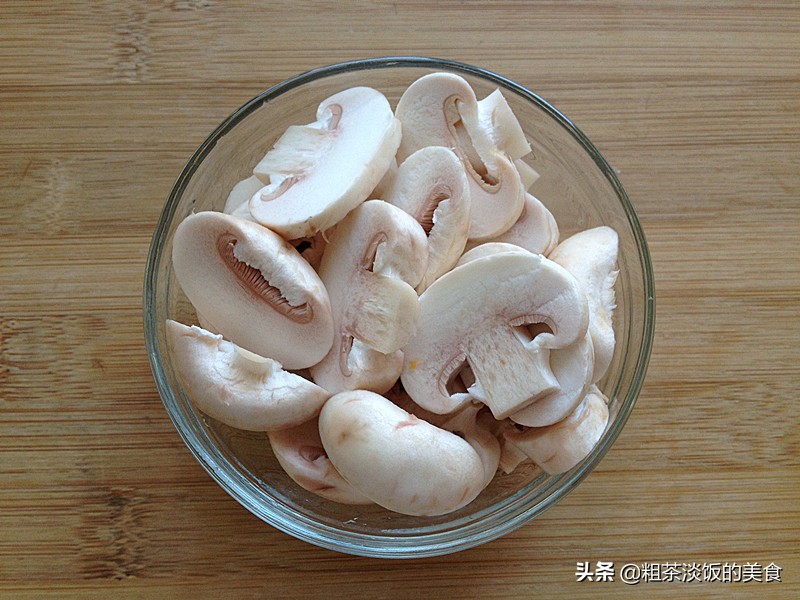 这菜就是自来鲜，被称之为素中之肉，搭配南瓜一起烧，鲜美又营养