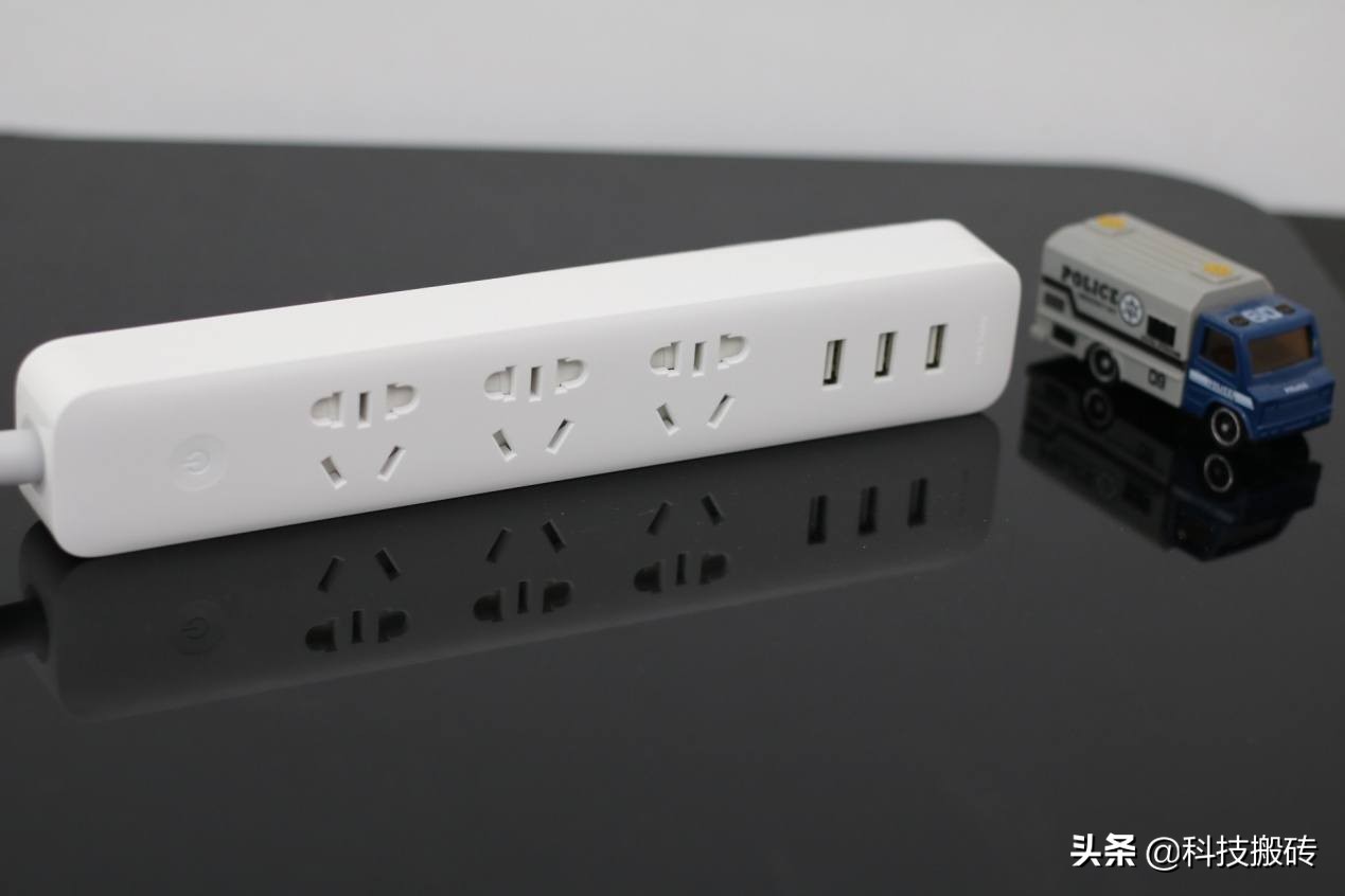 米家再添新成员，aigo智能插线板：电量监测用多少电都知道