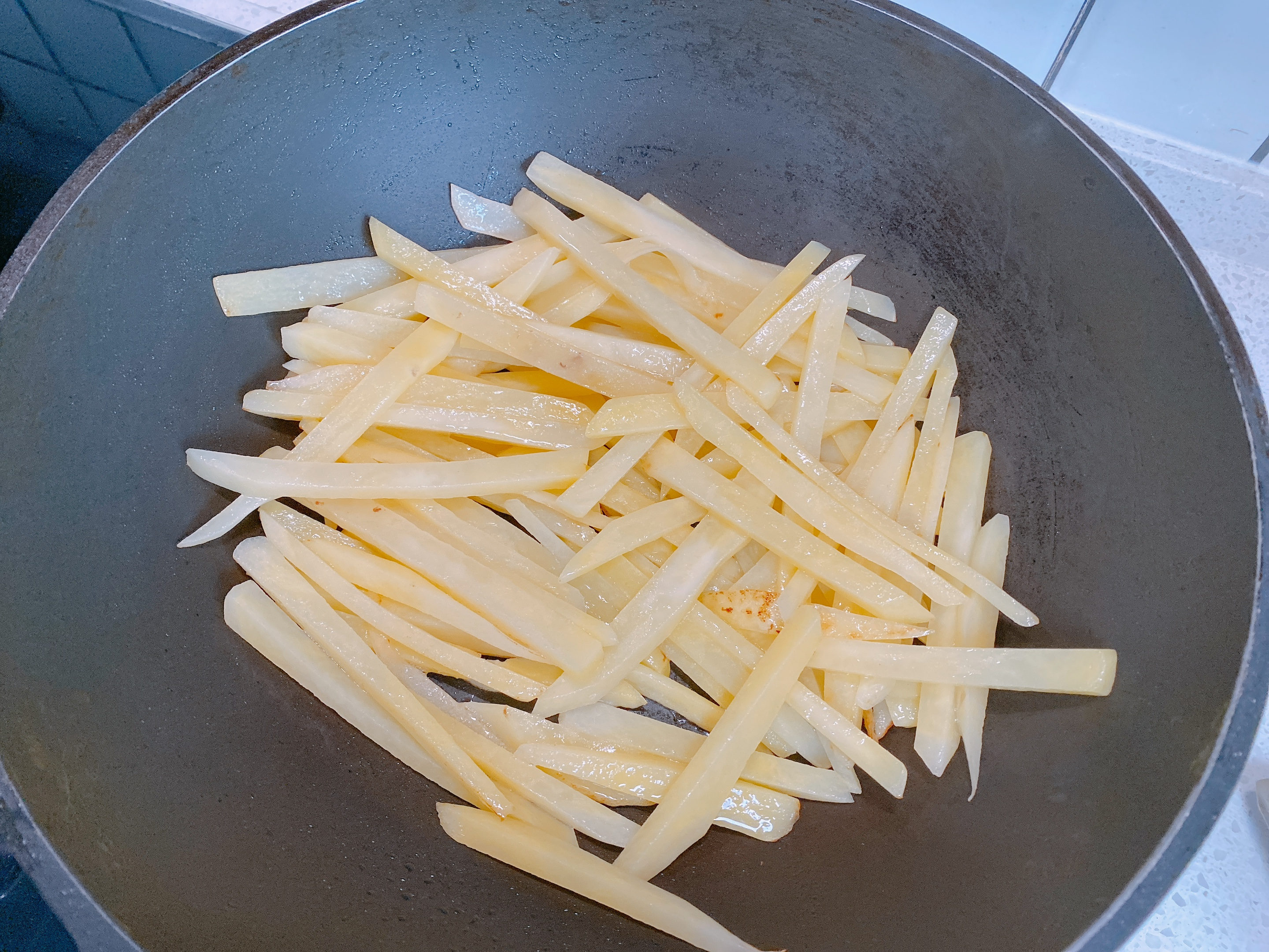 土豆最好吃最简单的做法，鲜香入味，成本不到1块钱，比肉还好吃
