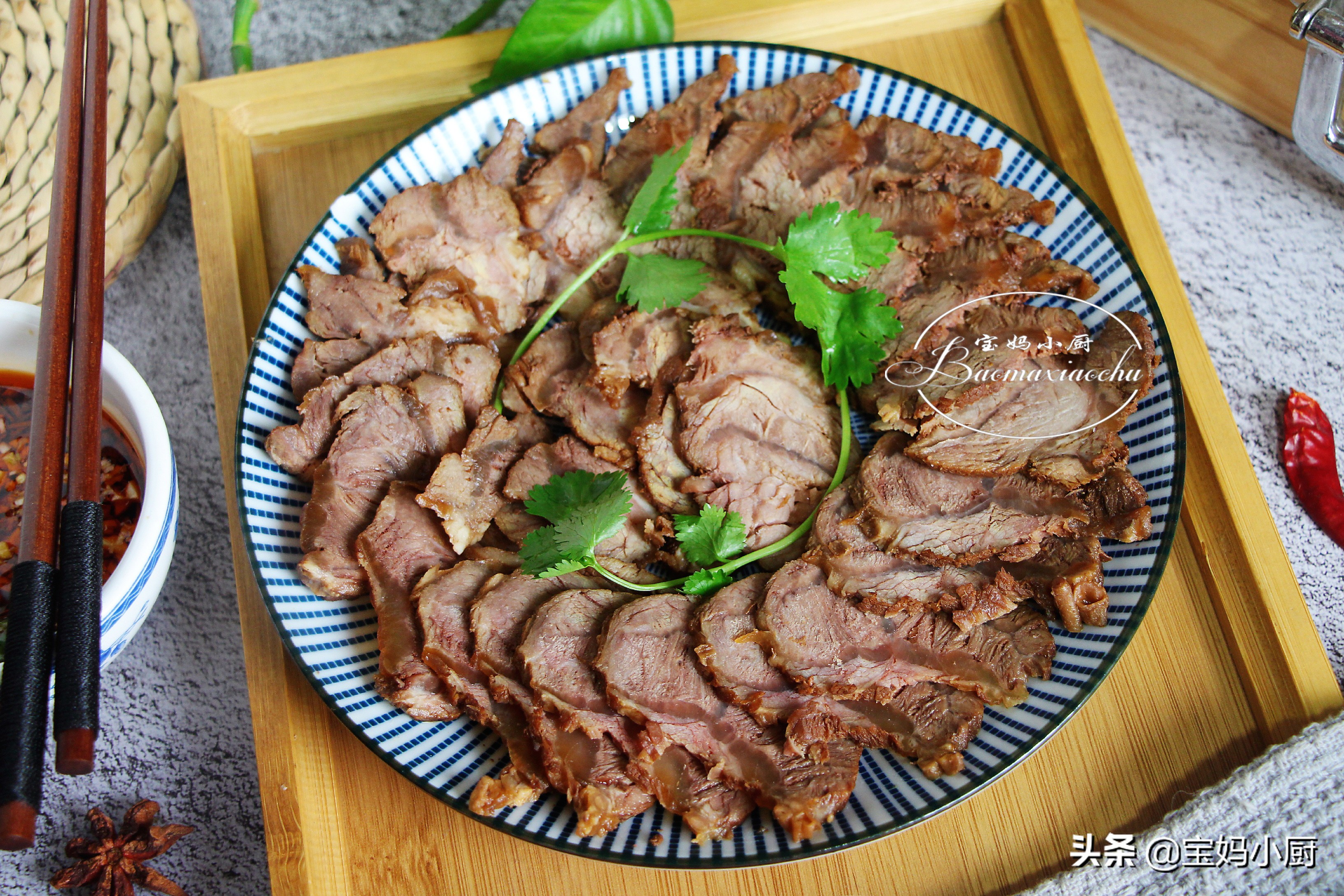 很靠譜的醬牛肉做法，年夜飯上每年必備，用料家常，電飯煲就搞定