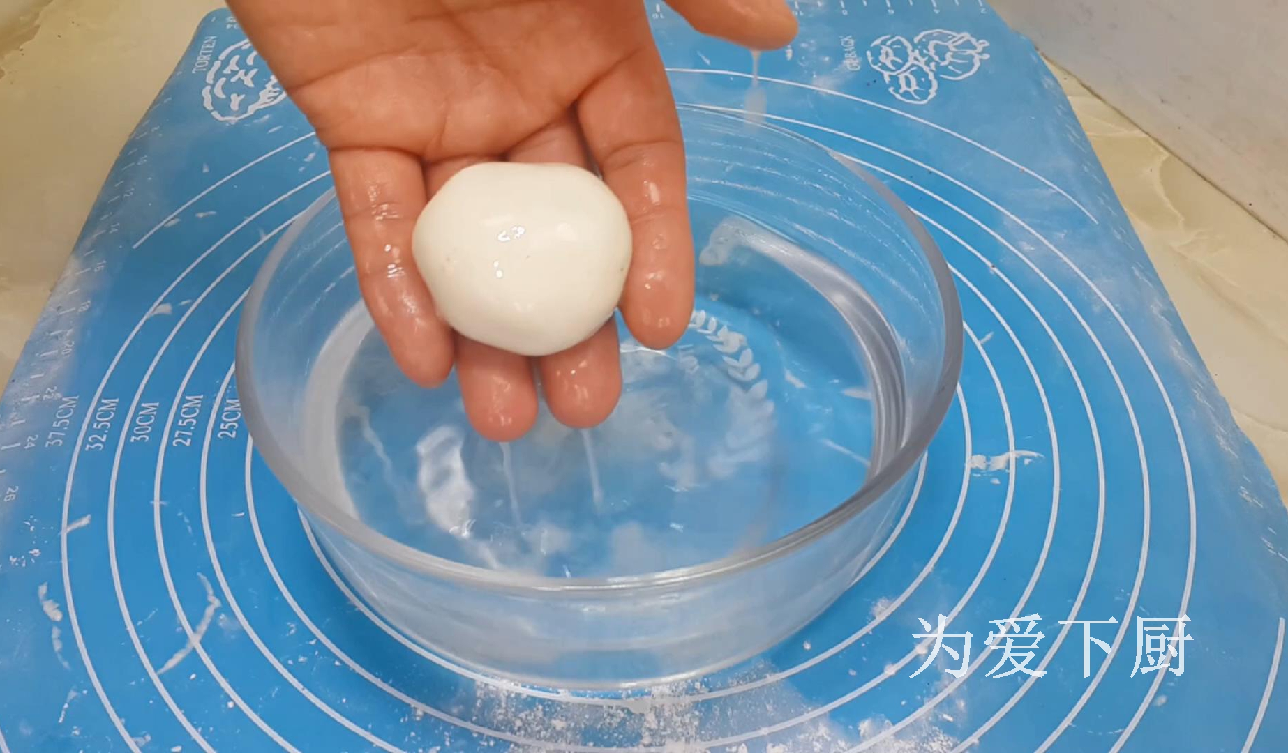 麻團這做法才最正確，掌握3個技巧，個個空心不炸鍋，比買的還香