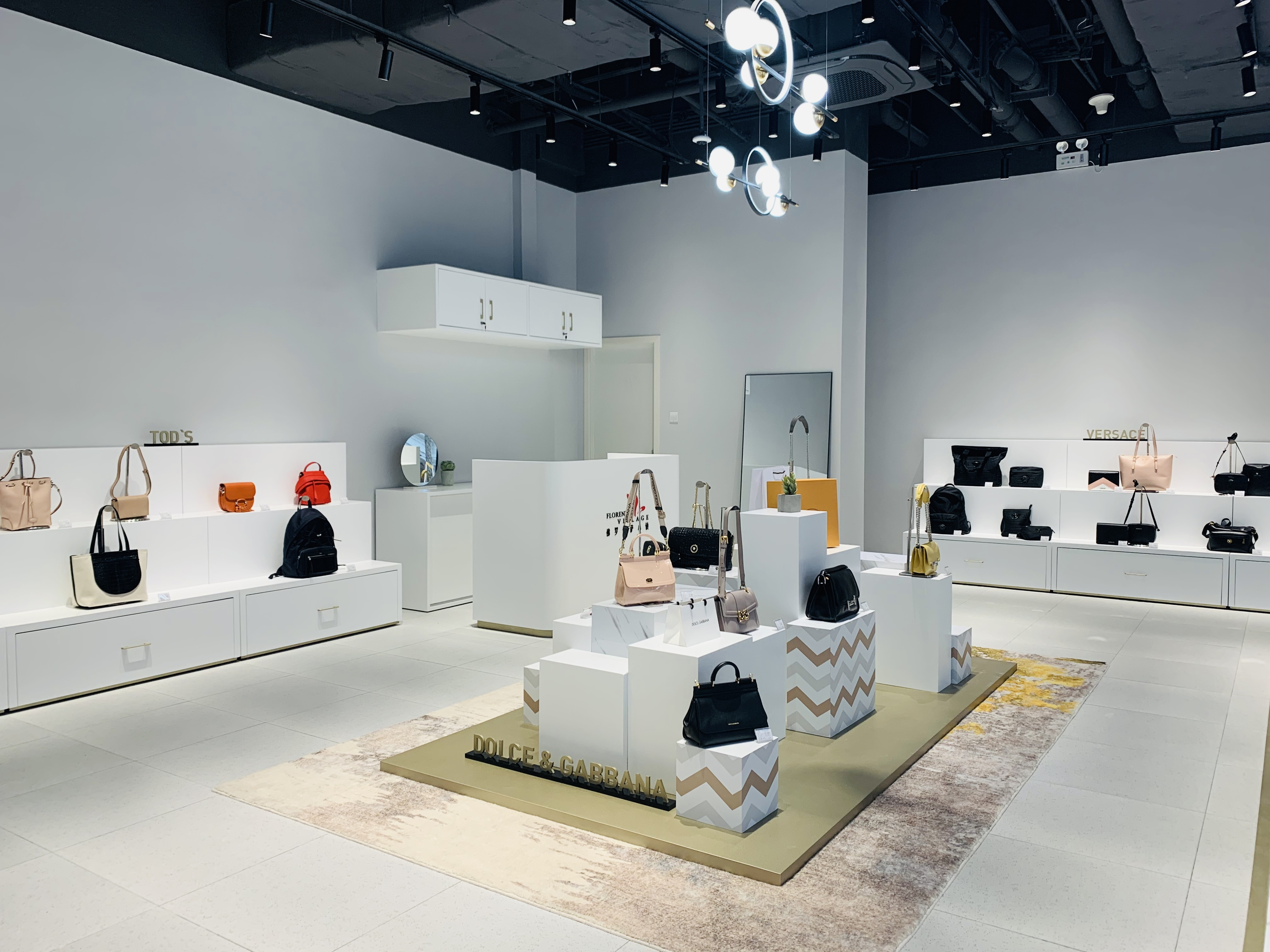 重庆佛罗伦萨小镇“奇幻丛林”正式亮相 升级家庭游乐新玩法