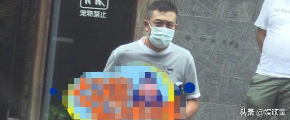 海清发文被批浮夸，更应该开心的张嘉译，却在