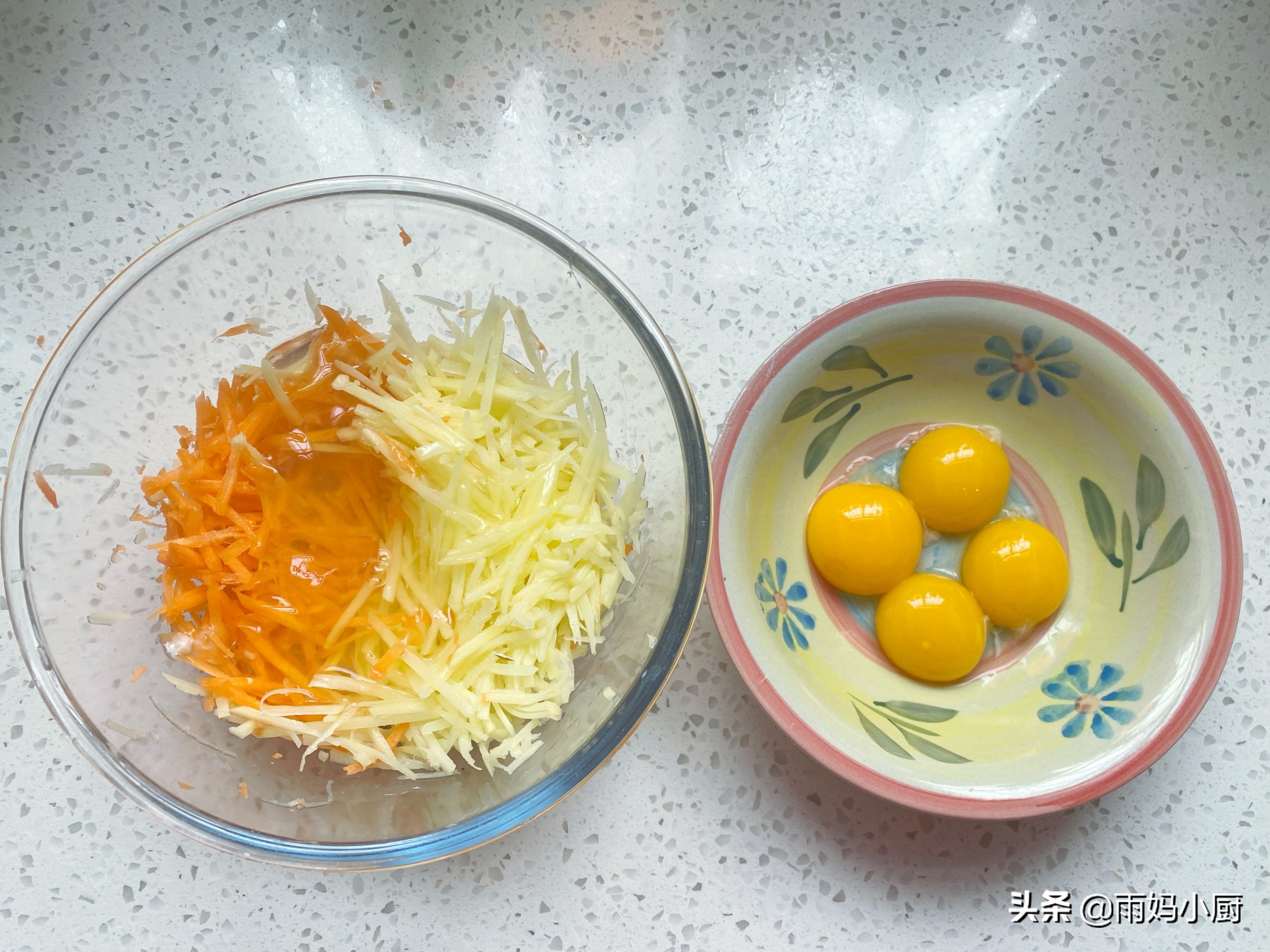 10分鐘快手窩蛋餅，金黃誘人又美味，用來當早餐營養加倍