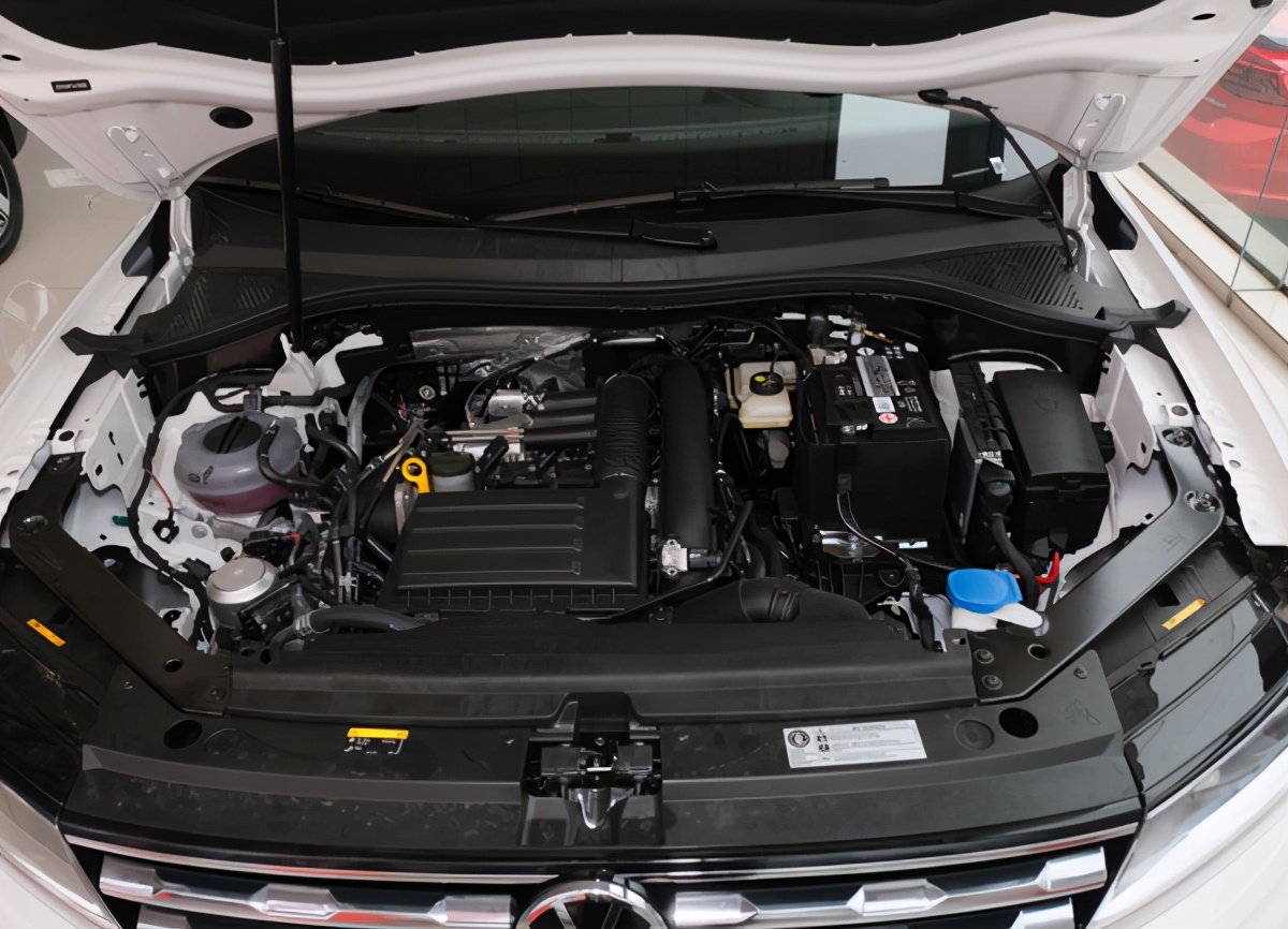 德系中型SUV，2021款大众途观L，动力空间尚可