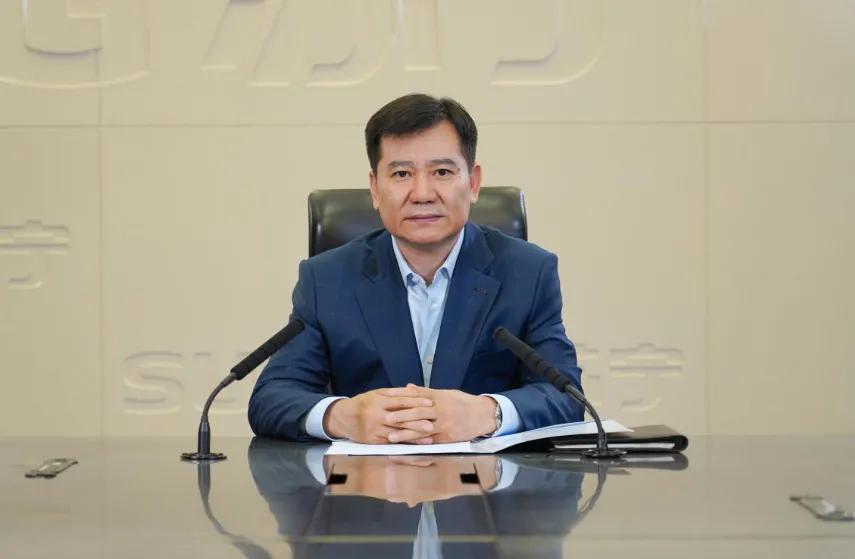张近东拿到救急的148亿，开始果断收缩战线