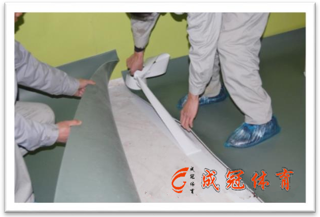 舞蹈室地板膠鋪裝麻煩嗎？了解工藝后一點(diǎn)都不難