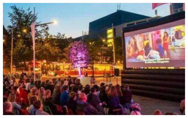 中国游客在荷兰看电影，为什么都会感到尴尬？