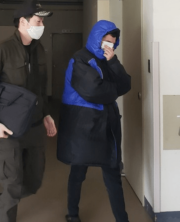 俄罗斯撞翻日本渔船，日本扣押船员，突发事件到底将何去何从？
