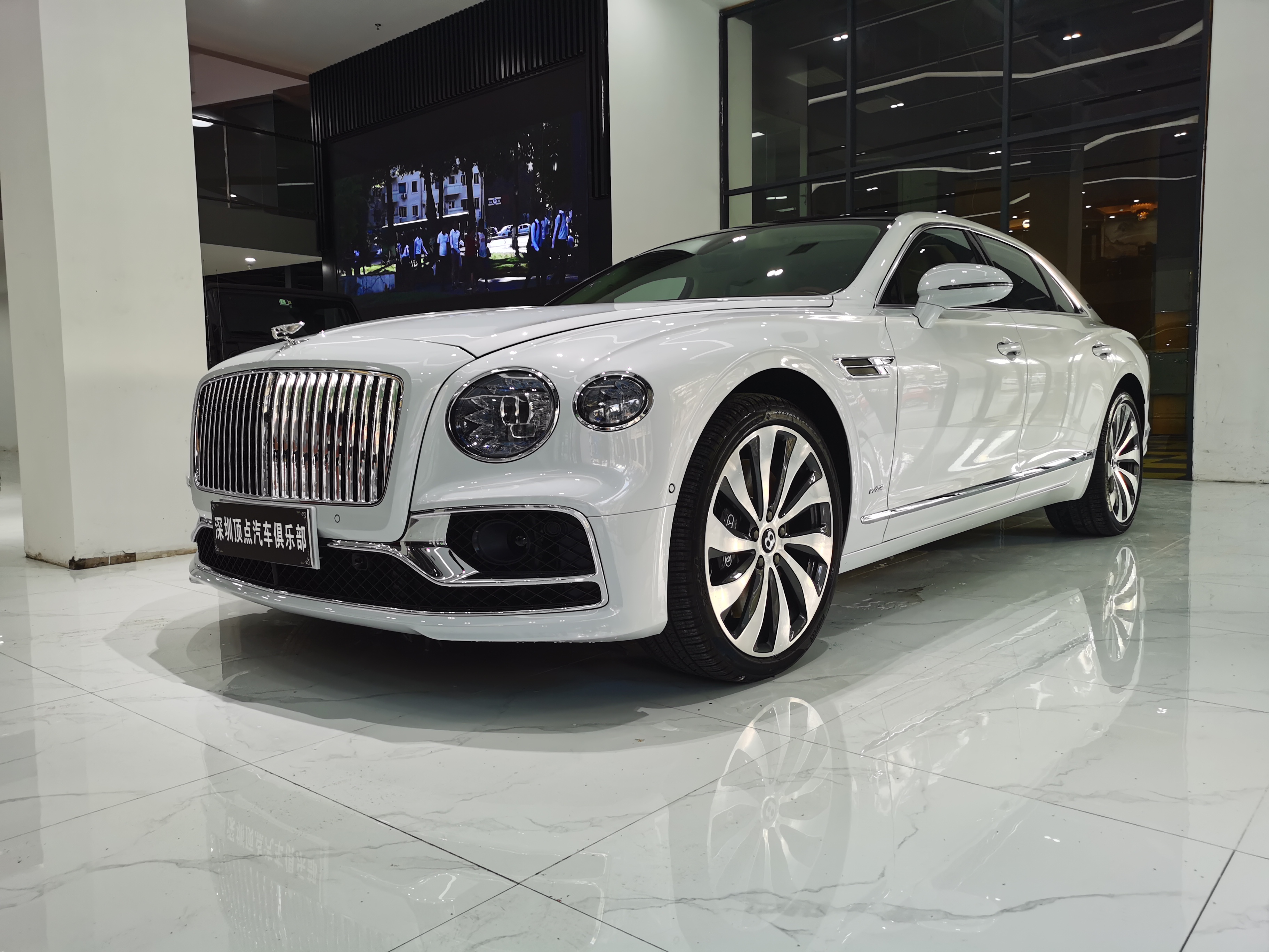 5,那就要看是宾利具体哪一款车型了,目前正在销售的宾利最便宜的车型