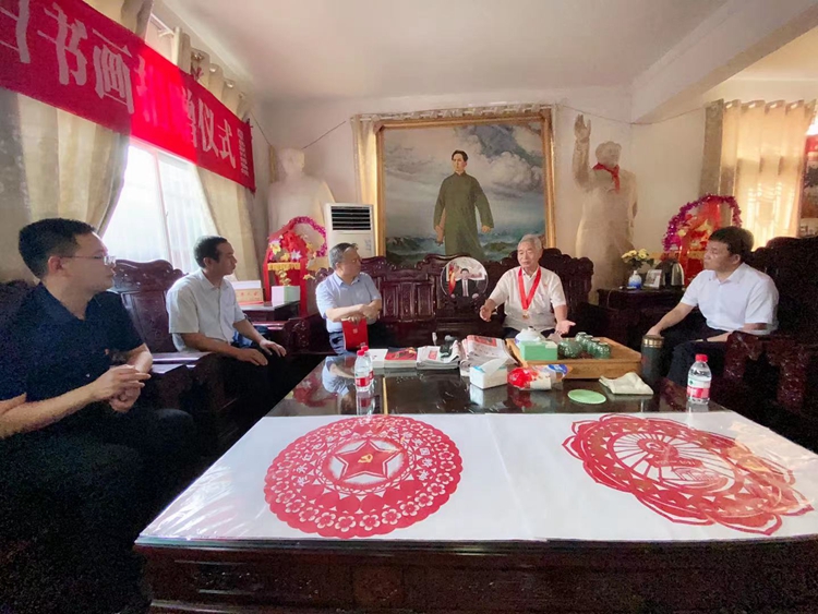 青史如鉴耀千秋 青春如歌颂党恩