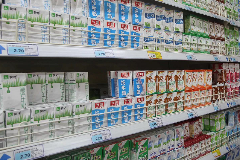 伊利带头涨价，消费者却不买账，为何伊利丧失了话语权？