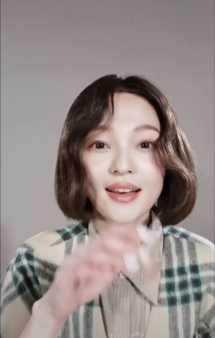 张韶涵的发型是谁做的，这种“婶婶”的发型，