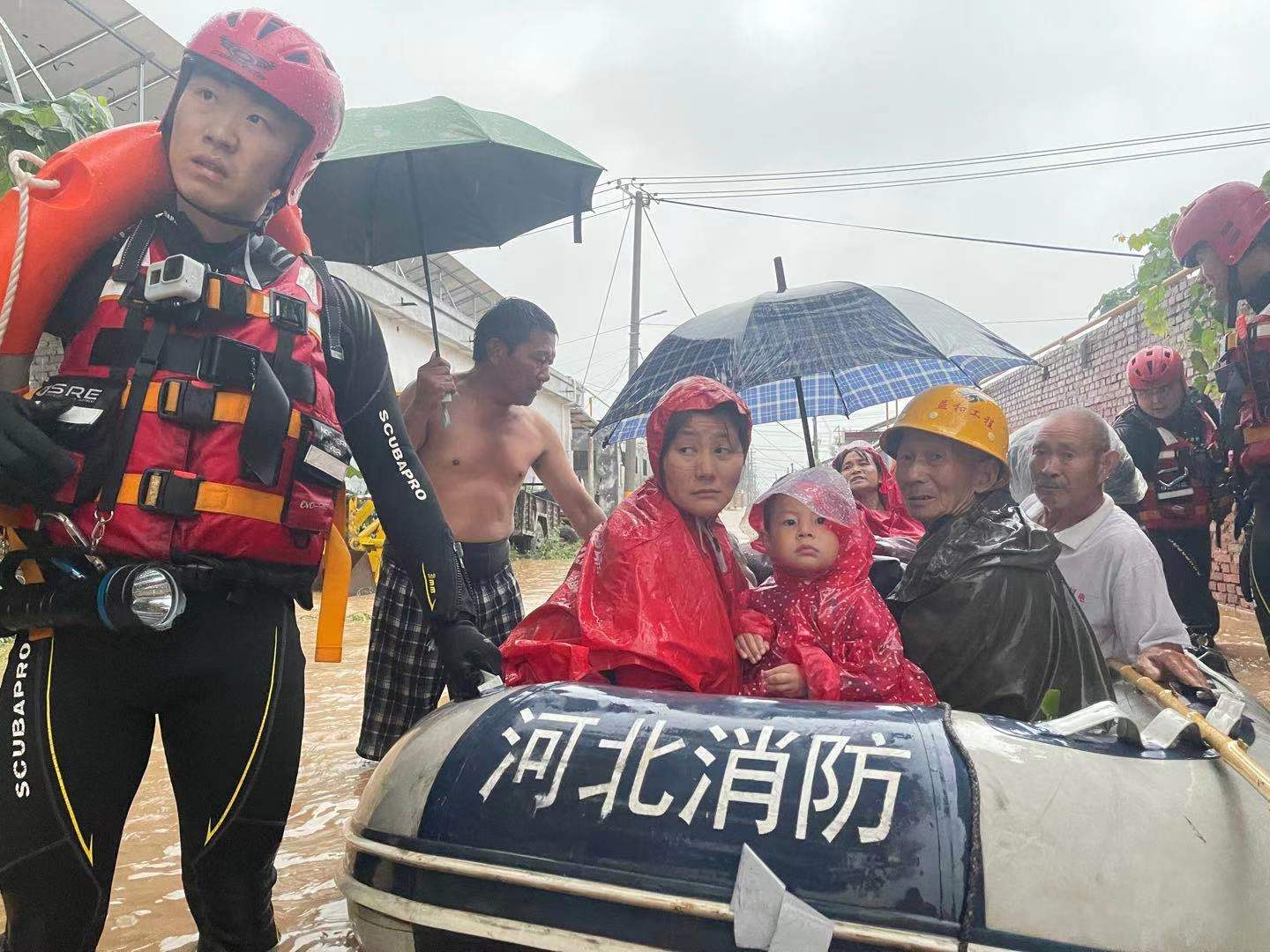 青山一道同云雨 明月何曾是两乡——邯郸救援队伍星夜驰援河南 六小时解救约300名受困群众