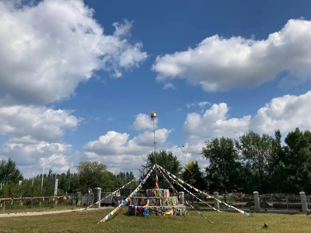 长春—通辽金秋首发团畅玩第二天：逛孝庄园、吃烧麦宴...