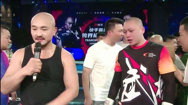 龙狗斗到底娱乐了谁？