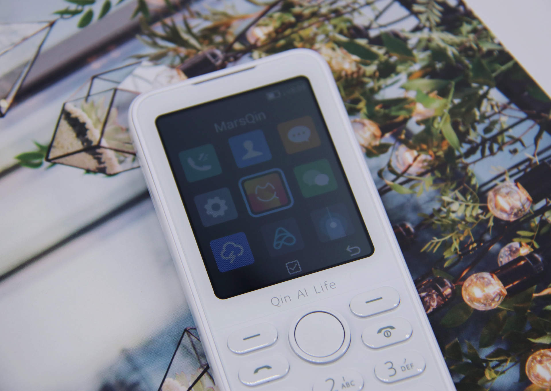 简单纯粹、小而精致，多亲AI电话F21s,自带潮流属性