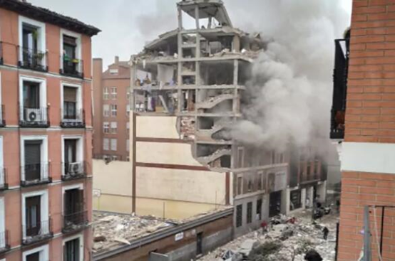 发生|马德里市中心发生爆炸 现场浓烟滚滚碎片遍地