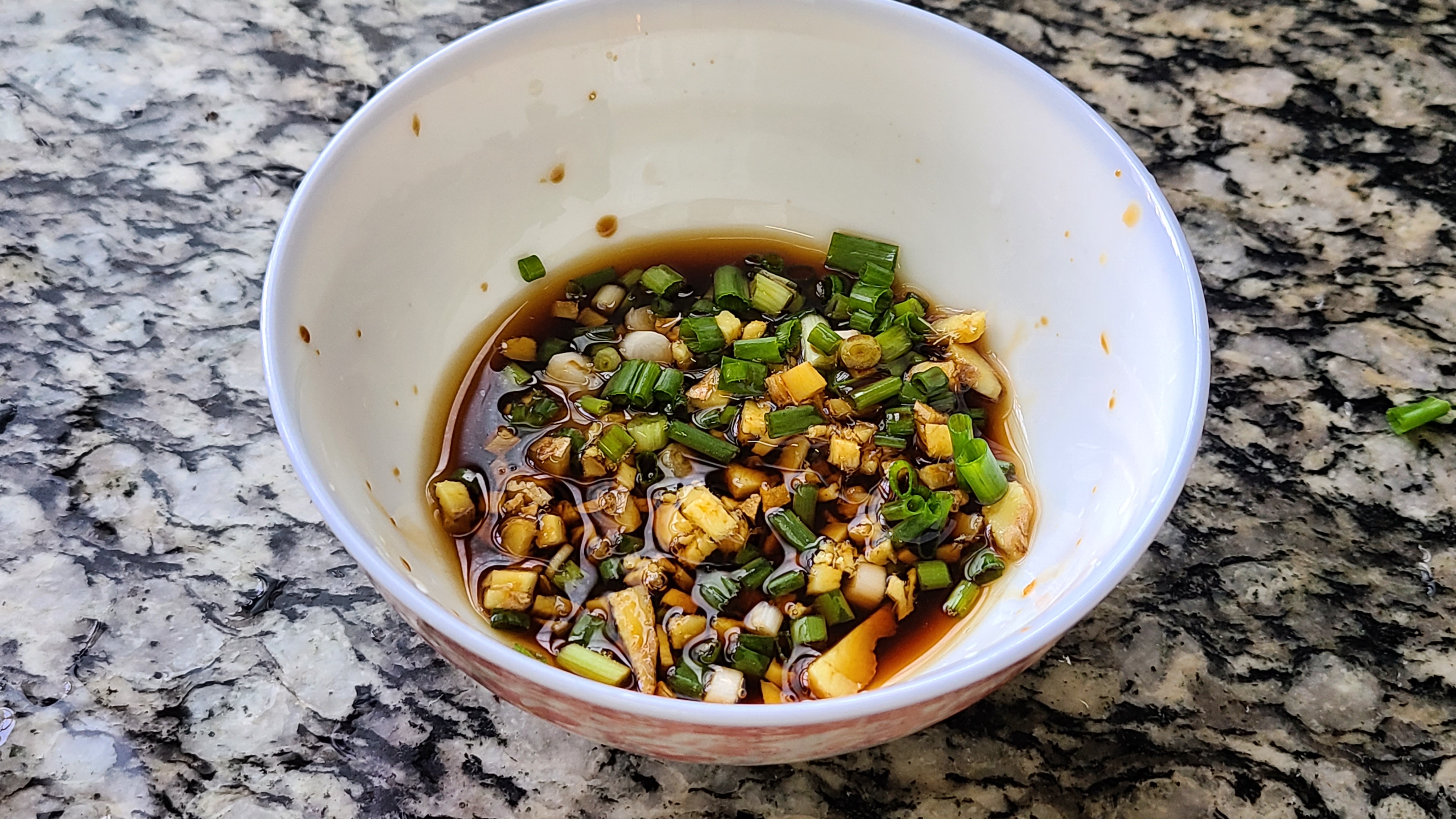 廣東焗螃蟹的做法，簡單好吃香味濃，滿滿的蟹黃看著就饞