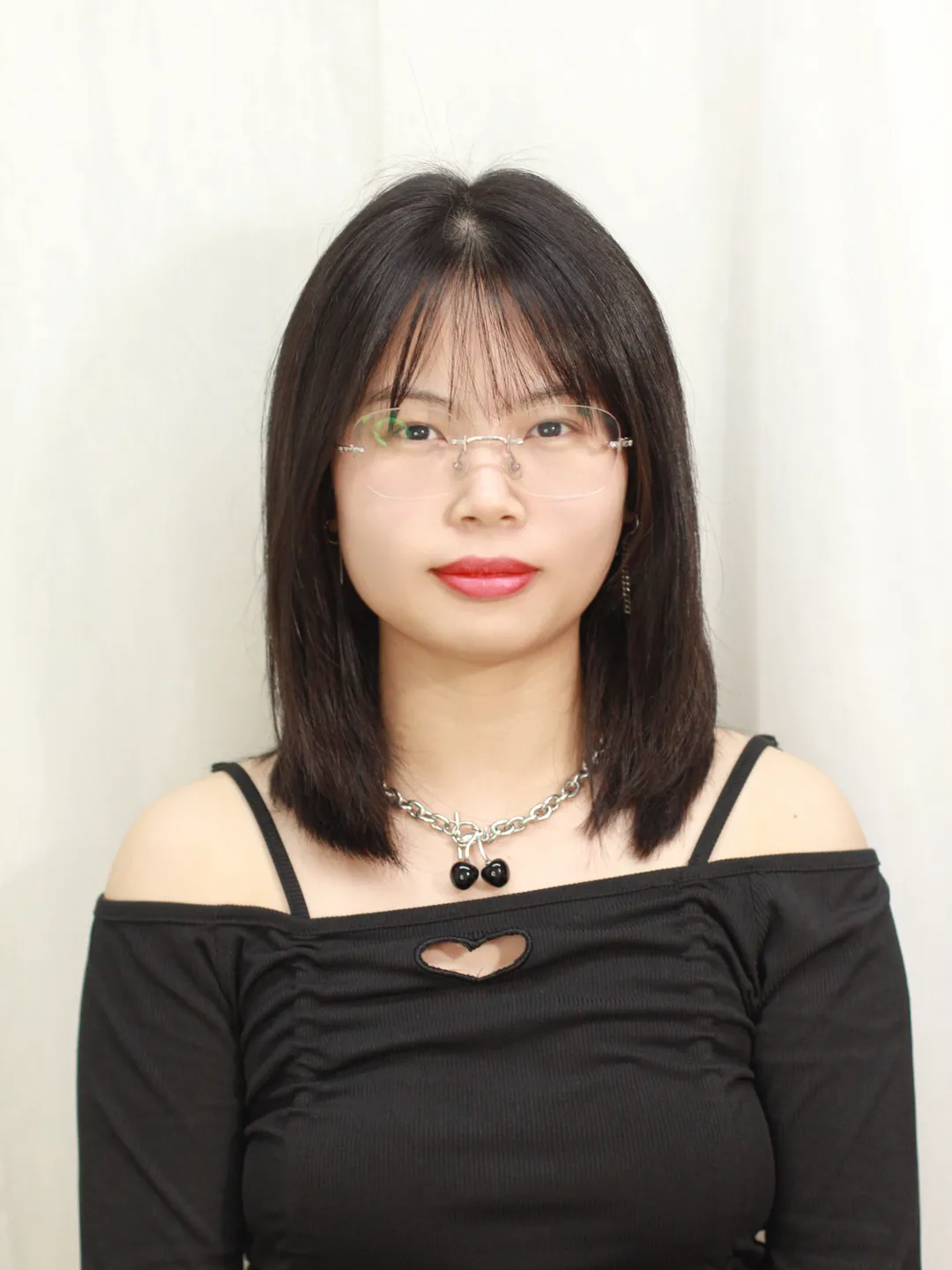 女生長期戴眼鏡與不戴眼鏡,到底有什么區別?