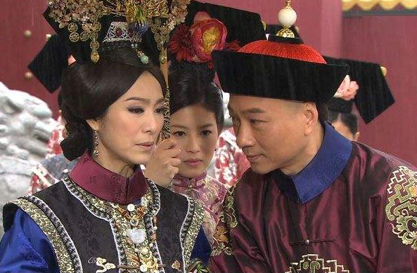 北京发现李莲英之墓，废3把铁锤才打开，棺中景