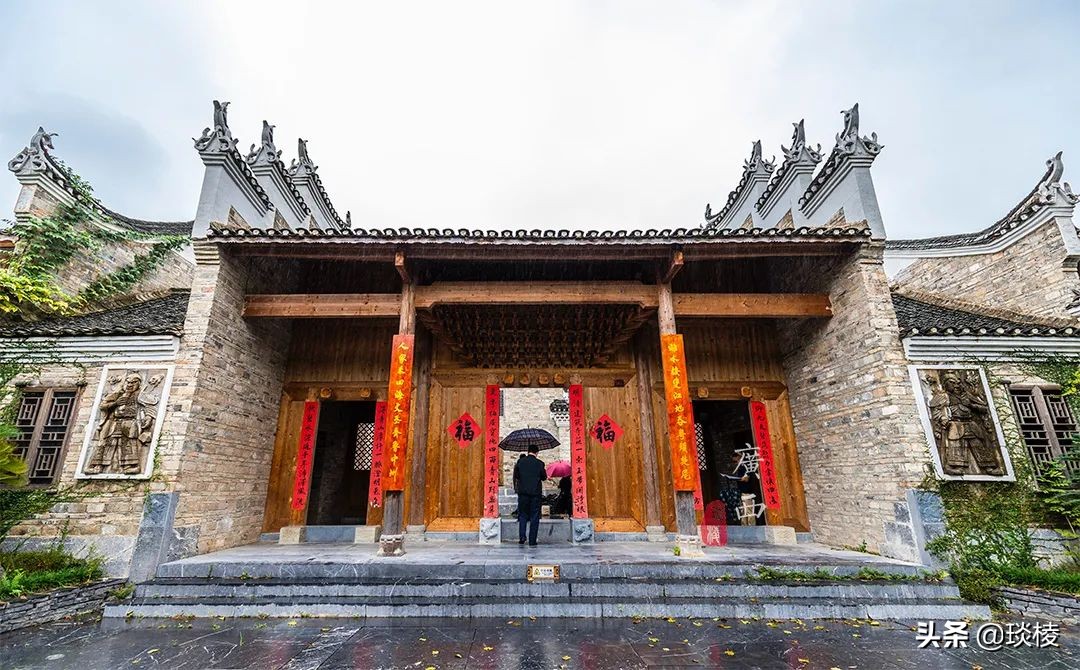 The owner spent 11 years investing 400 million yuan to build an ancient village with very few tourists