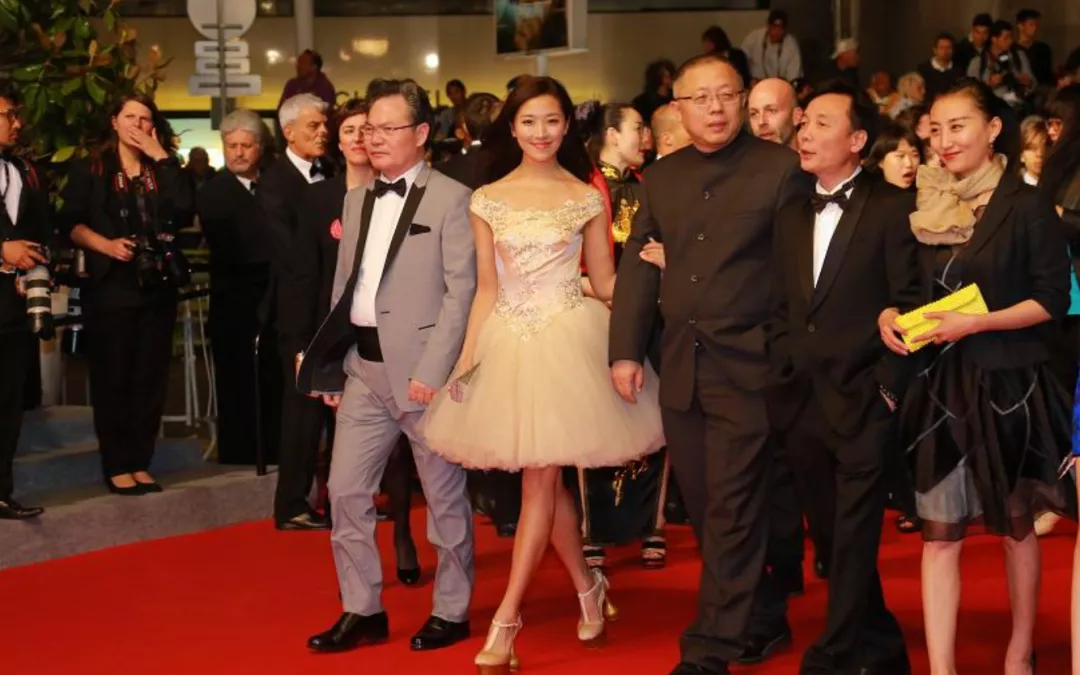 科班出身曾是胡歌女主，恋上比自己大24岁大叔，
