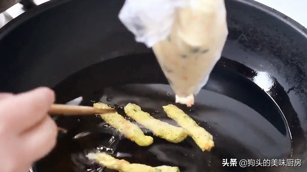 土豆不要炒著吃了，教你一個新吃法，簡單美味，上桌全家都愛吃