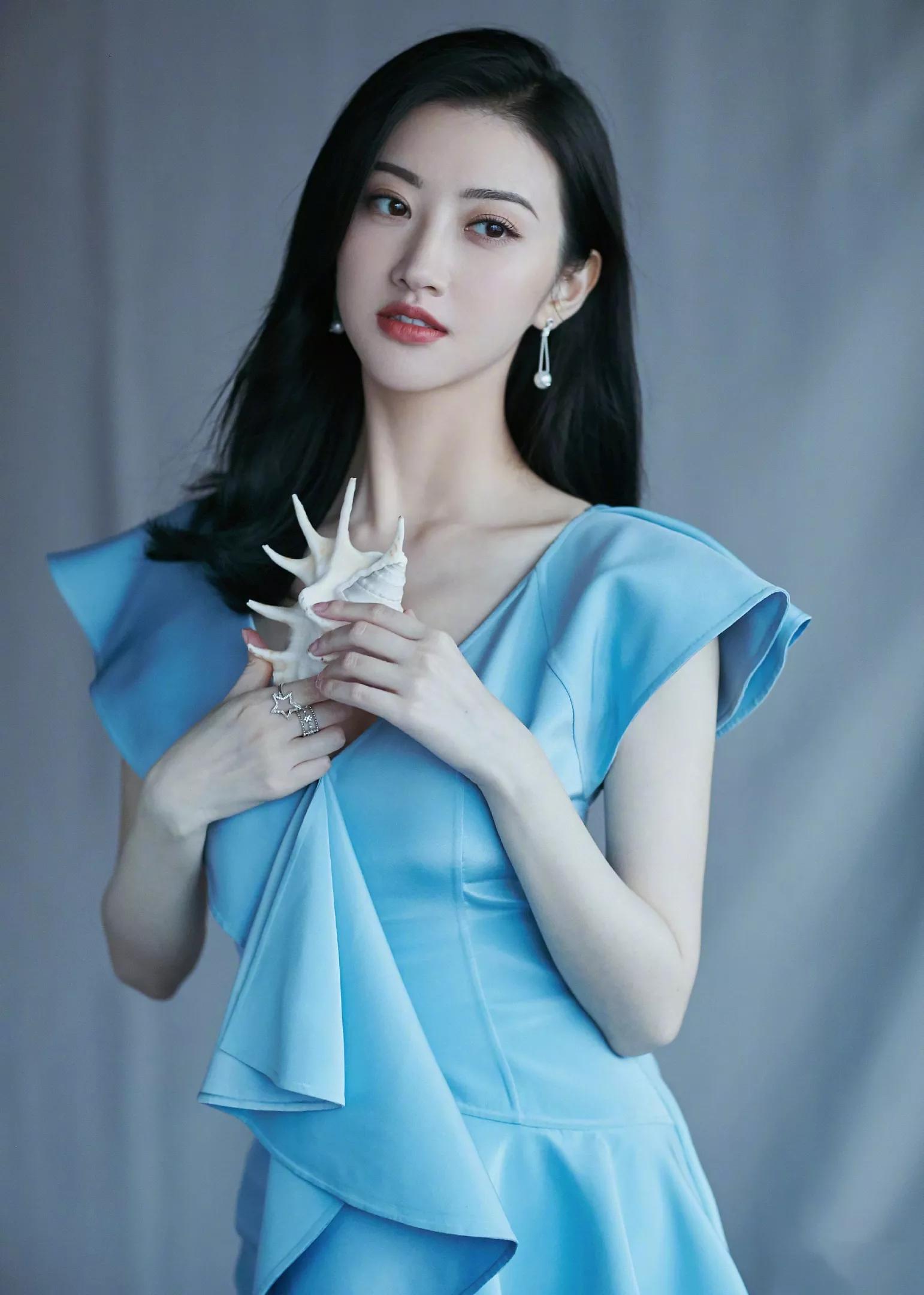 Jing Tian Sexy Photo Album - iNEWS