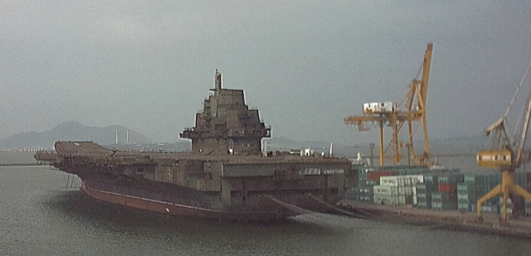 架空：悲痛欲绝的俄罗斯，独一无二的海上军校，成功号航母训练舰